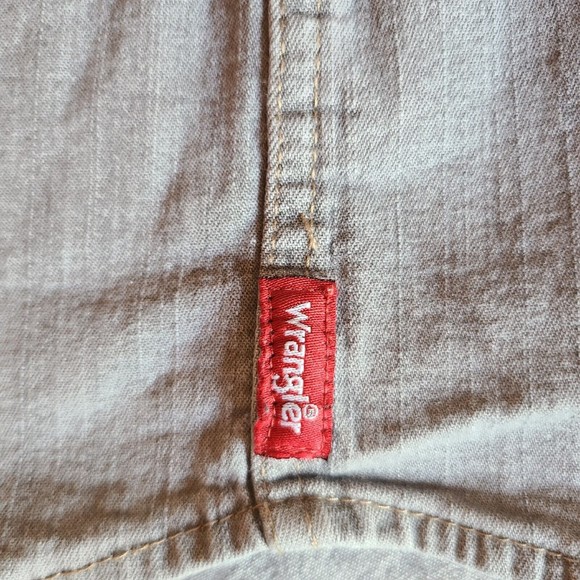 Wrangler Men's M Denim Shirt Long Sleeve, Two-Pocket, Snap w/Button Collar - Picture 6 of 7